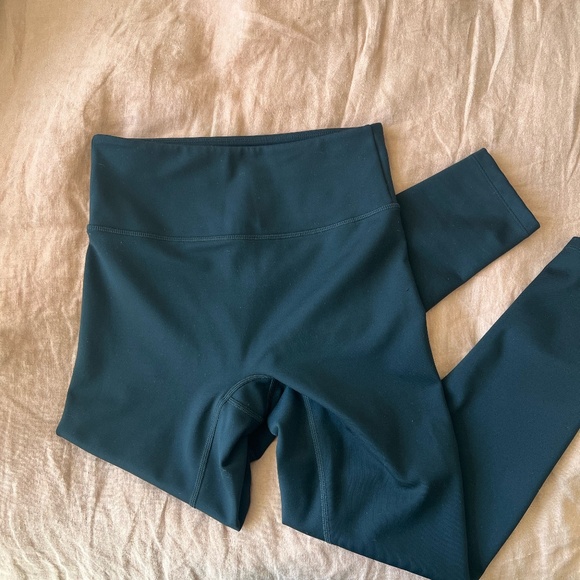 Girlfriend Collective Set - Picture 7 of 11